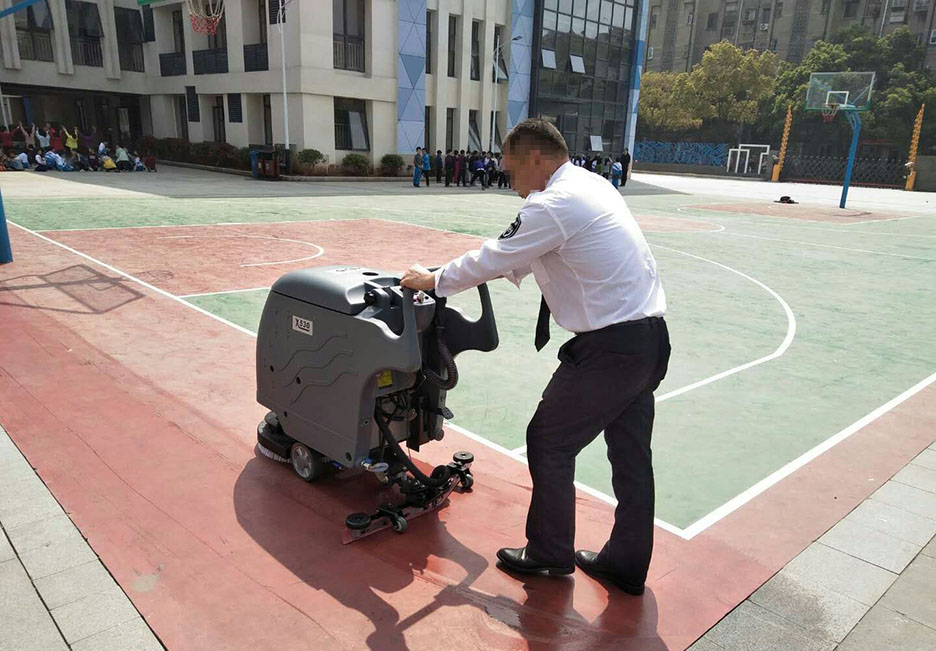 江西大型清潔設(shè)備多功能洗地機和電動<a href=http://m.smap.org.cn target=_blank class=infotextkey>掃地車生產(chǎn)廠</a>
